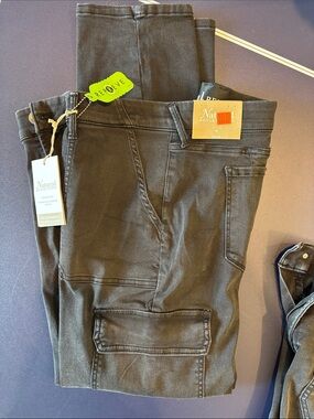 Natural Reflections Women's Black Cargo Jeans